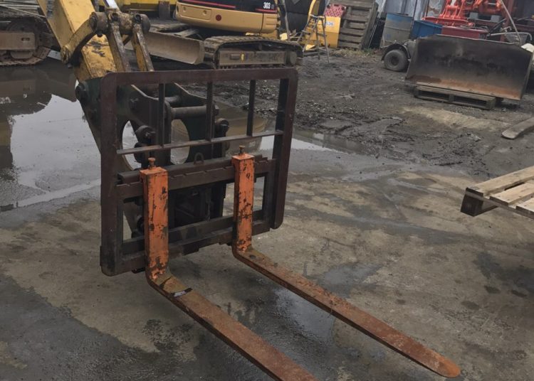 油圧ショベル用　パレットフォーク