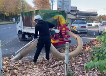 トラック搭載式　エンジンバキューム