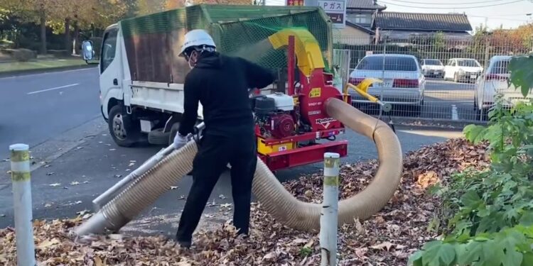 トラック搭載式　エンジンバキューム