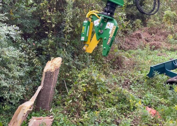 木材カッター(ツリーロッパー)/建設機械アタッチメント