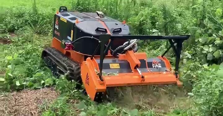 つる草・傾斜でも作業可能なラジコンマルチャー「RCU-55」デモの様子をご紹介